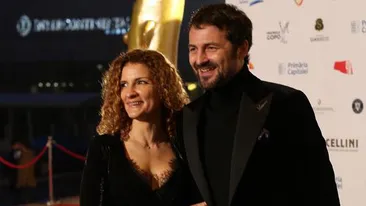 Toată lumea îl ştie pe Andrei Aradits, actorul din serialul Vlad de la Pro TV, însă uite cum arată soţia lui. Este profesoară de yoga
