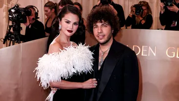 Rochia Chanel a Selenei Gomez de la Globurile de Aur 2026, a necesitat 323 de ore de muncă