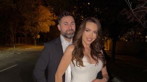 Iustina Luchian, fosta concurentă de la Insula Iubirii, a împlinit 28 de ani. Cu ce a surprins-o Cornel de ziua ei?