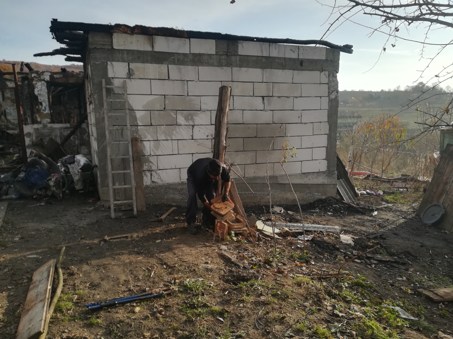 Casa unde Florica spera să se mute, în liniște, cu copiii ei