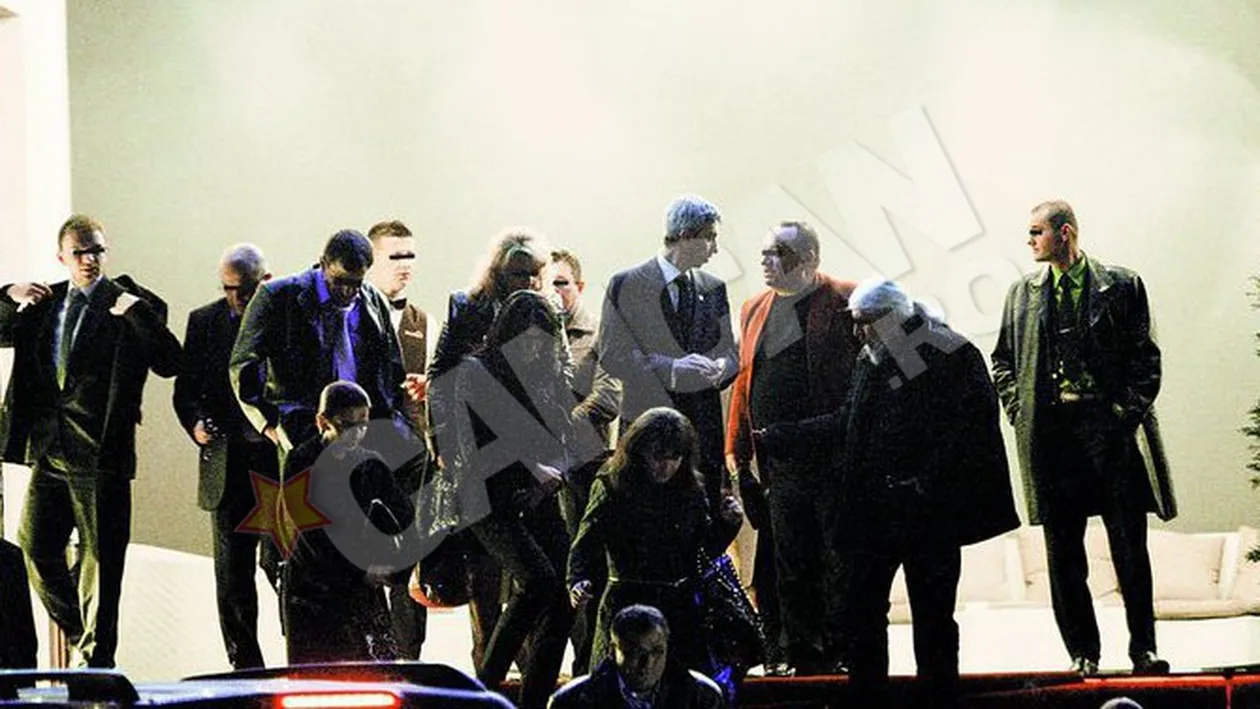 44 de ani sarbatoriti intr-un restaurant de fite. Doua portbagaje de cadouri pentru Dan Diaconescu