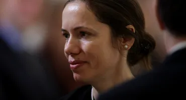 Care a fost primul loc de muncă al Mirabelei Grădinaru în București. A făcut eforturi mari în perioada facultății înainte de a se angaja la corporație