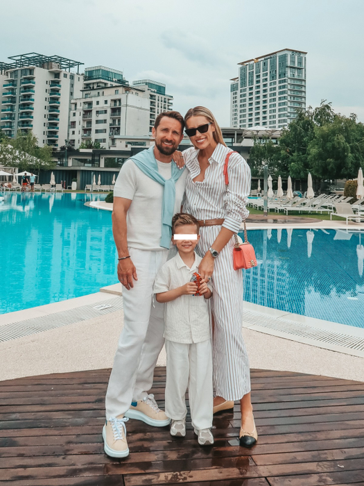Gabriela Prisăcariu a trecut prin momente de panică în avion. Vacanța mult așteptată a început cu o sperietură zdravănă pentru familia Oțil: „Nu am avut în viața mea așa ceva!”