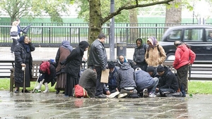 Incredibil! Romania participa la Jocurile Olimpice de la Londra cu cersetori si hoti - Romii de la noi au ocupat centrul Londrei si i-au disperat pe politisti - Vezi cum isi fac nevoile in public