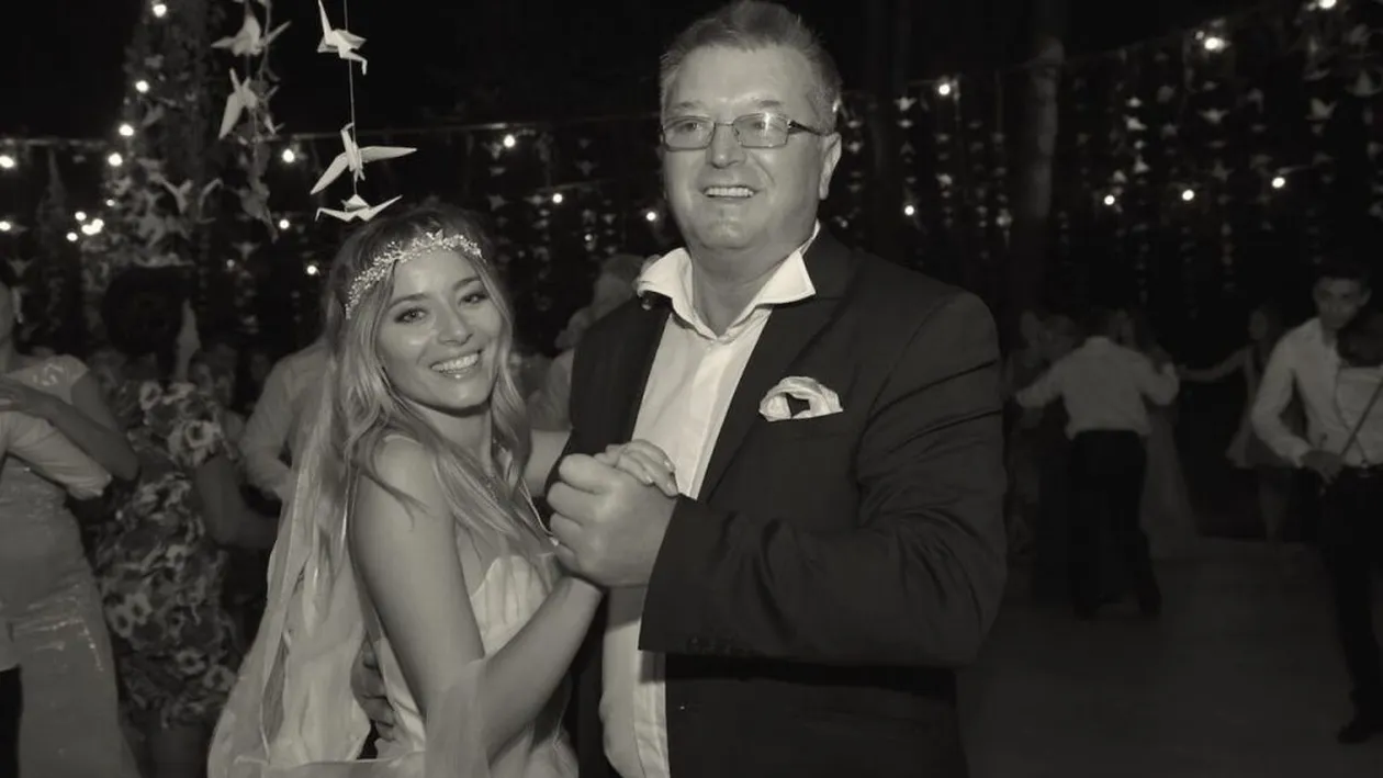 Laura Cosoi nu poate trece peste pierderea tatălui ei. Ce a postat vedeta