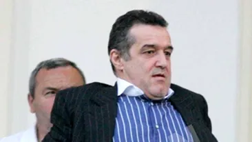 Gigi Becali cauta cartita care da informatii presei