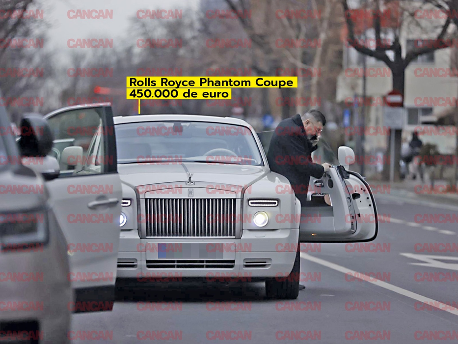 Și-a parcat bolidul pe prima bandă / (Sursa: CANCAN.RO)
