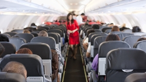 Un turist a murit, după ce a luat droguri la bordul unui avion