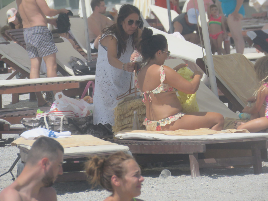 Oana Mizil a fost pe litoral fără iubitul ei, Marian Vanghelie