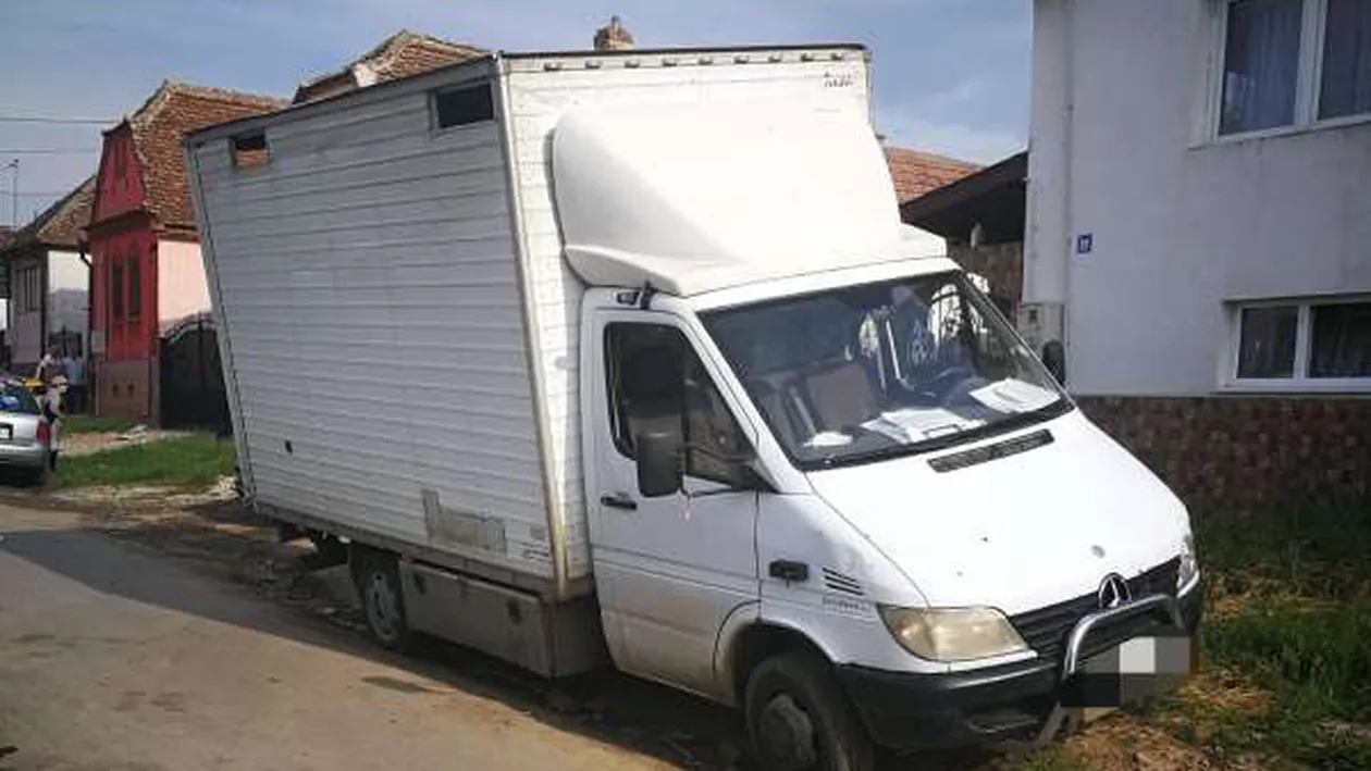 O fată de 14 ani din Sibiu a luat duba părinților ca să își cumpere înghețată. Ce a urmat este cumplit