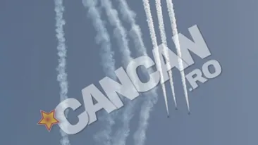 VIDEO Mitingul aviatic continua si astazi! Mii de bucuresteni asista la cel mare show aerian din Romania!