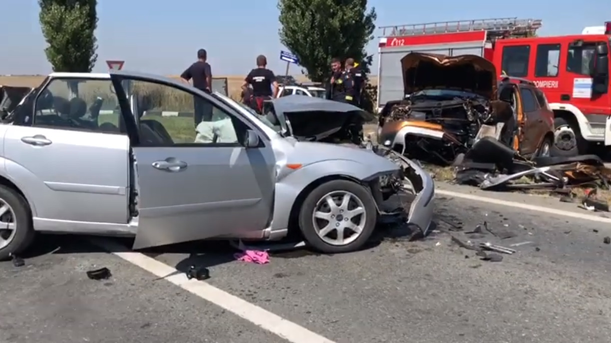 Accident cumplit în Arad! 4 răniți, printre care și un copil. A fost solicitat elicopterul SMURD