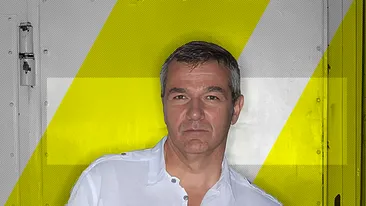 Milioanele de euro ale lui Dan Bittman se pot duce pe apa sâmbetei. Una dintre afacerile solistului de la Holograf, aproape de faliment! „Statul nu ne-a ajutat niciodată”