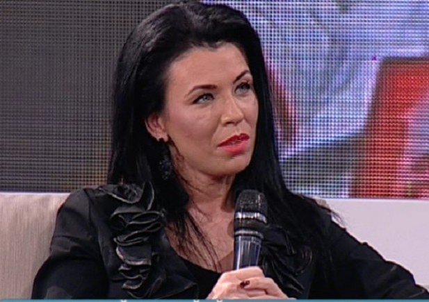 Alexandra afirmă că a fost abandonată de tatăl fiului ei, care nici măcar nu s-a mai interesat de soarta micuţului