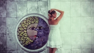 Carmen şi-a făcut un nou tatuaj! Ce desen permanent şi-a făcut pe gât fiica lui Adrian Minune 
