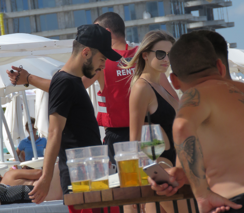 Iubita ”euro-fantasticului” Andrei Ciobanu de la U21 a ”incendiat” plaja din Mamaia