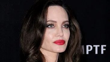 Angelina Jolie, apariţie răvăşitoare la Hollywood Film Awards! Actriţa a atras toate privirile