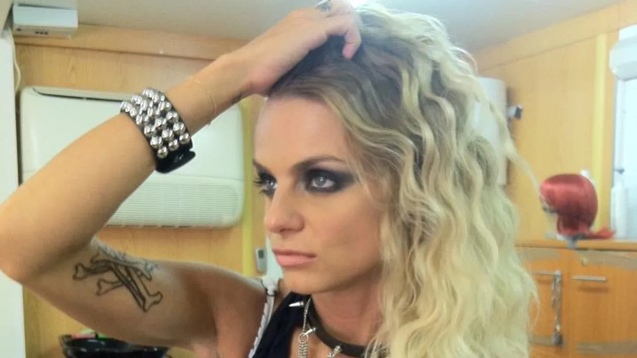 Ce rea s-a făcut! Jojo este o adevărată punkeriţă! Îţi place cum arată?