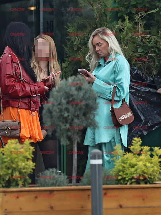 Maria Constantin cu o gentuță de la Moschino