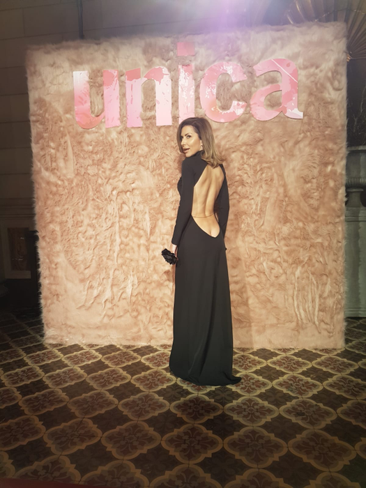 Carmen Brumă, cu zona intimă la vedere pe covorul de la un eveniment. Când s-a întors cu spatele, lumea a amuțit