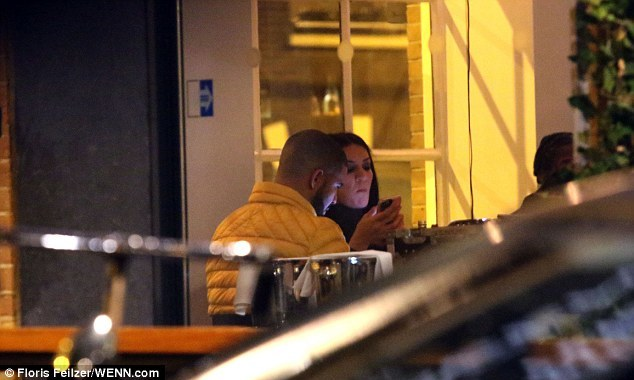 DRAKE a „dat-o” pe RIHANNA pentru JENNIFER LOPEZ, iar acum a înşelat-o pe divă cu o…  actriţă de filme pentru adulţi!