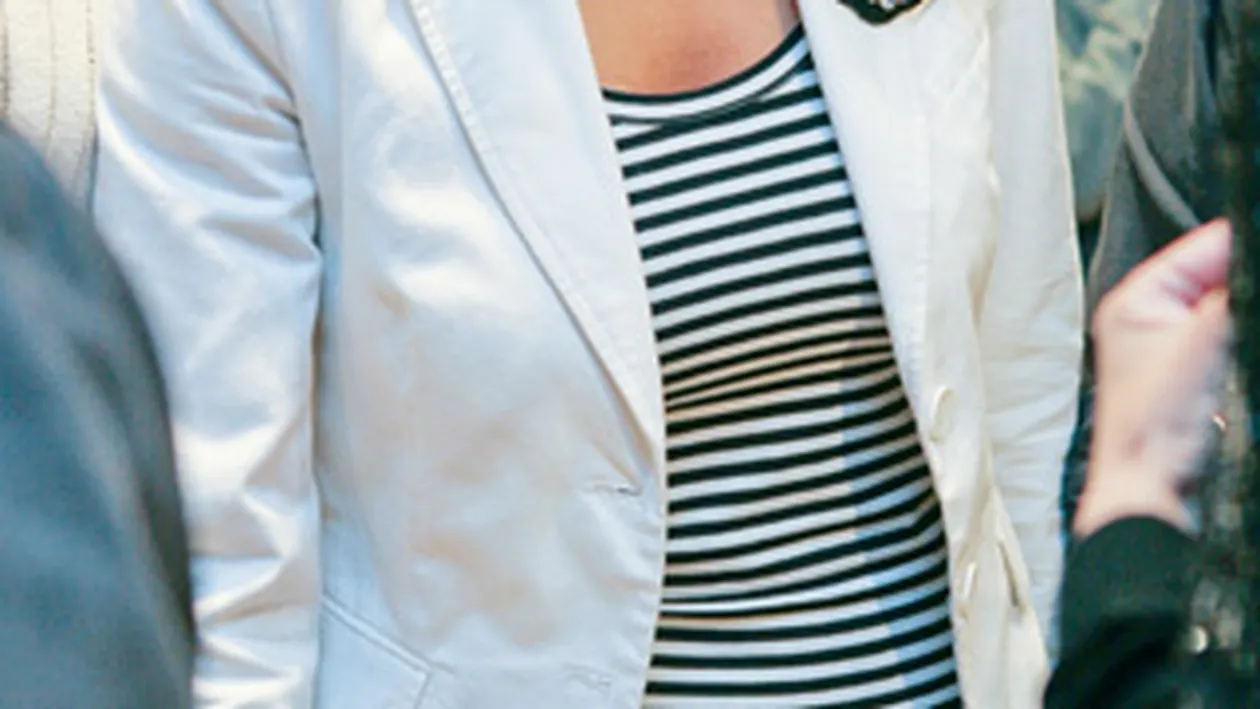 Andreea Raicu isi poarta numele la gat!