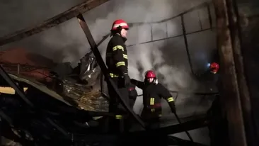 Un bărbat din Brașov a fost găsit carbonizat în anexa unei case cuprinsă de flăcări