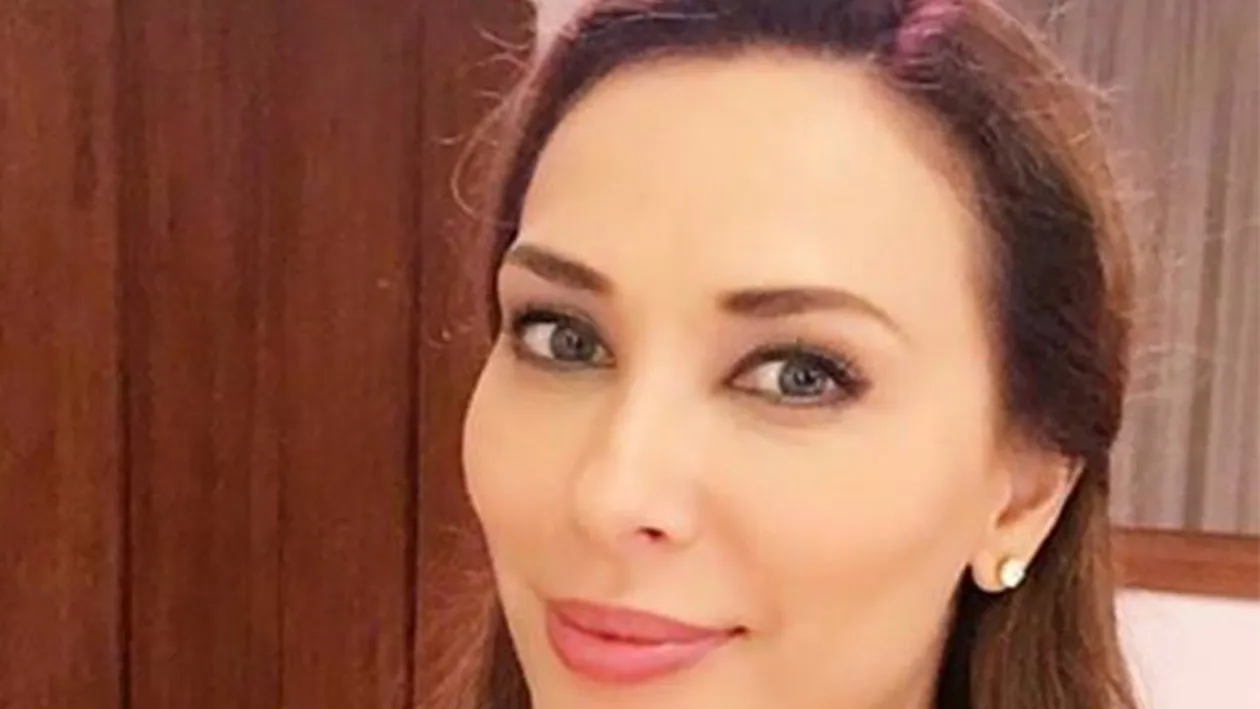 IULIA VÂNTUR, criticată dur după ce a cântat un colind la un spectacol din India: ”Te faci de râs!”