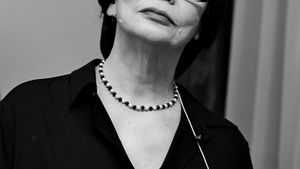 „V-ați găsit nașul!” Oana Pellea, mesaj tăios după gestul unei terase din București