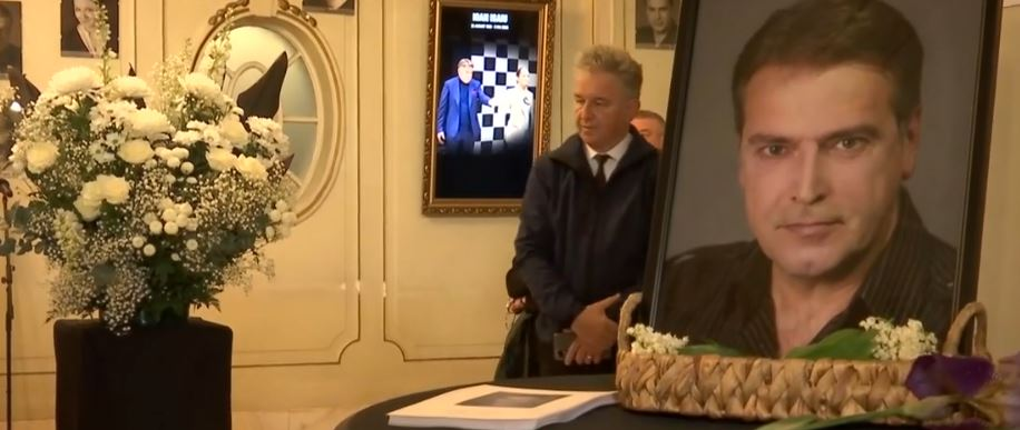 Cel mai greu moment pentru mama lui Ioan Isaiu. Sfâșiată de durere, la priveghiul actorului