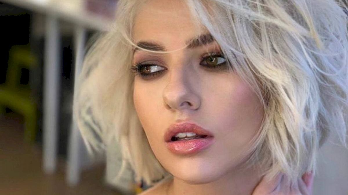 Cât a rezistat Lidia Buble cel mai mult fără să facă dragoste. Fosta iubită a lui Răzvan Simion nu ar sta un an fără amor nici dacă ar trăi în casă cu Johnny Depp