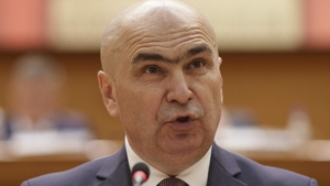 Guvernul Bolojan a decis: ce categorie de români pot trăi cu o cotă de hrană de 32 lei/zi