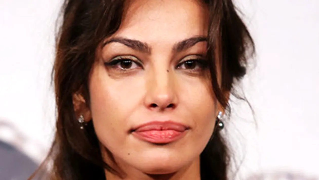 Ghenea, in bratele altui bărbat! Apare intr-o ipostază foarte apropiată cu unul dintre cei mai iubiti actori de la Hollywood