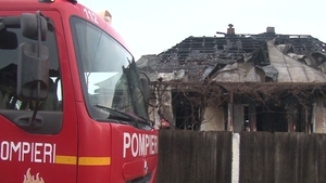 Tragedie, după ce o casă a luat foc! Doi oameni şi-au pierdut viaţa!