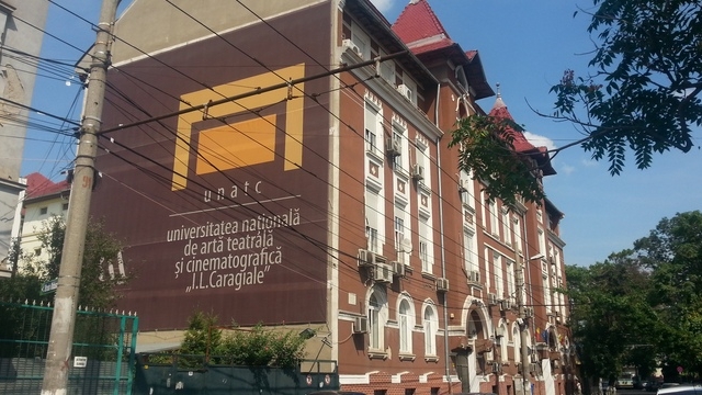"Inchide si deschide usi si ferestre" Povestea absolut inspaimantatoarea a fantomei de la "Teatru si Film"!