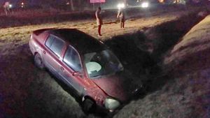 Un bărbat din Timiș, cascador fără voia sa! A călcat accelerația prea tare și a ajuns cu mașina într-un șanț