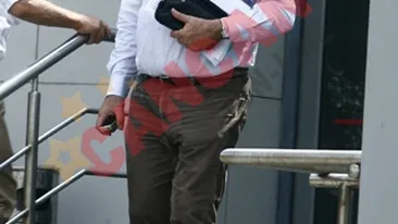 Andrei Chiliman prefera sa stea la coada decat sa plateasca online