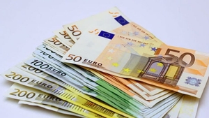 Dragostea găsită pe internet costă! Ce a pățit un vasluian, după ce o minoră l-a înșelat cu 10.000 de euro. Bărbatul a cerut ajutor în instanță