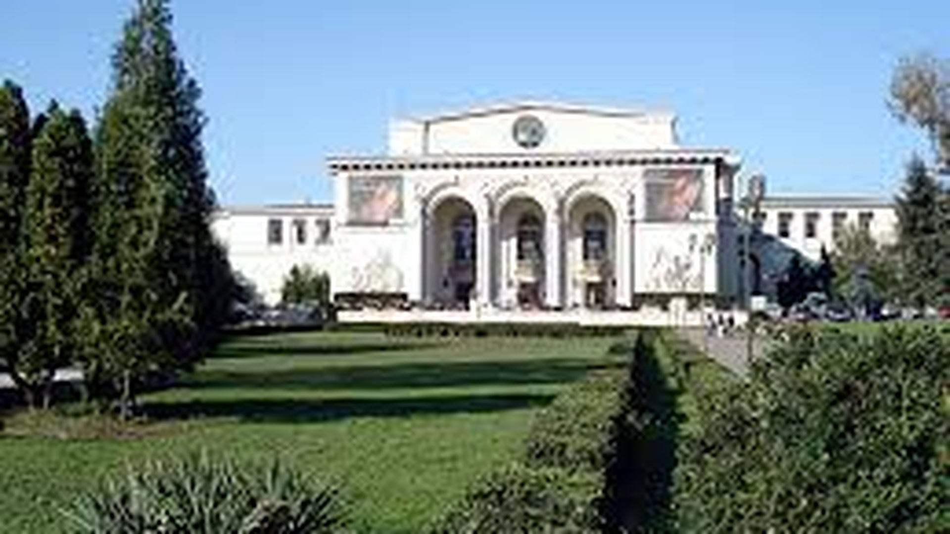 Scandal la Opera! Sute de bucuresteni au facut ochii cat cepele cand au vazut ASTA!