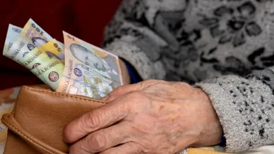 Poșta Română a anunțat când vor fi distribuite pensiile aferente lunii mai