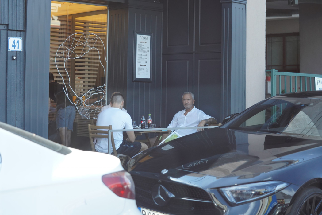 Mario Fresh a fost băgat de părinți în "ședință"