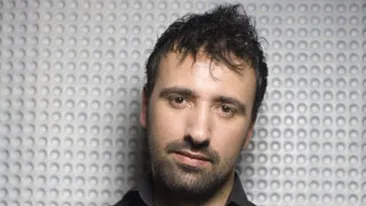 Make-up artistul Alex Radulescu: Vreau sa gasesc doi copii orfani pe care sa-i ajut!