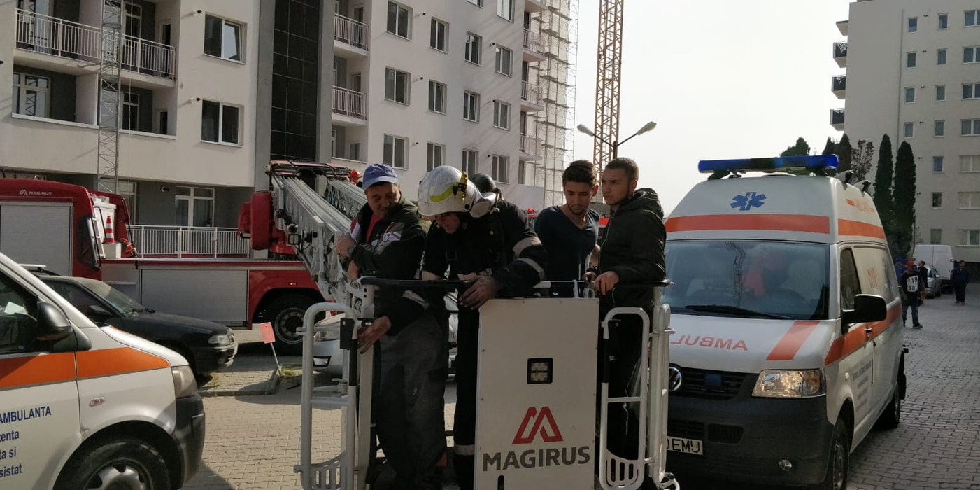 Incendiu într-un bloc din Cluj! 20 de persoane blocate la etajele superioare. A fost activat Planul Roșu de intervenție