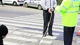 O femeie din Targoviste, calcata de masina pe trecerea de pietoni
