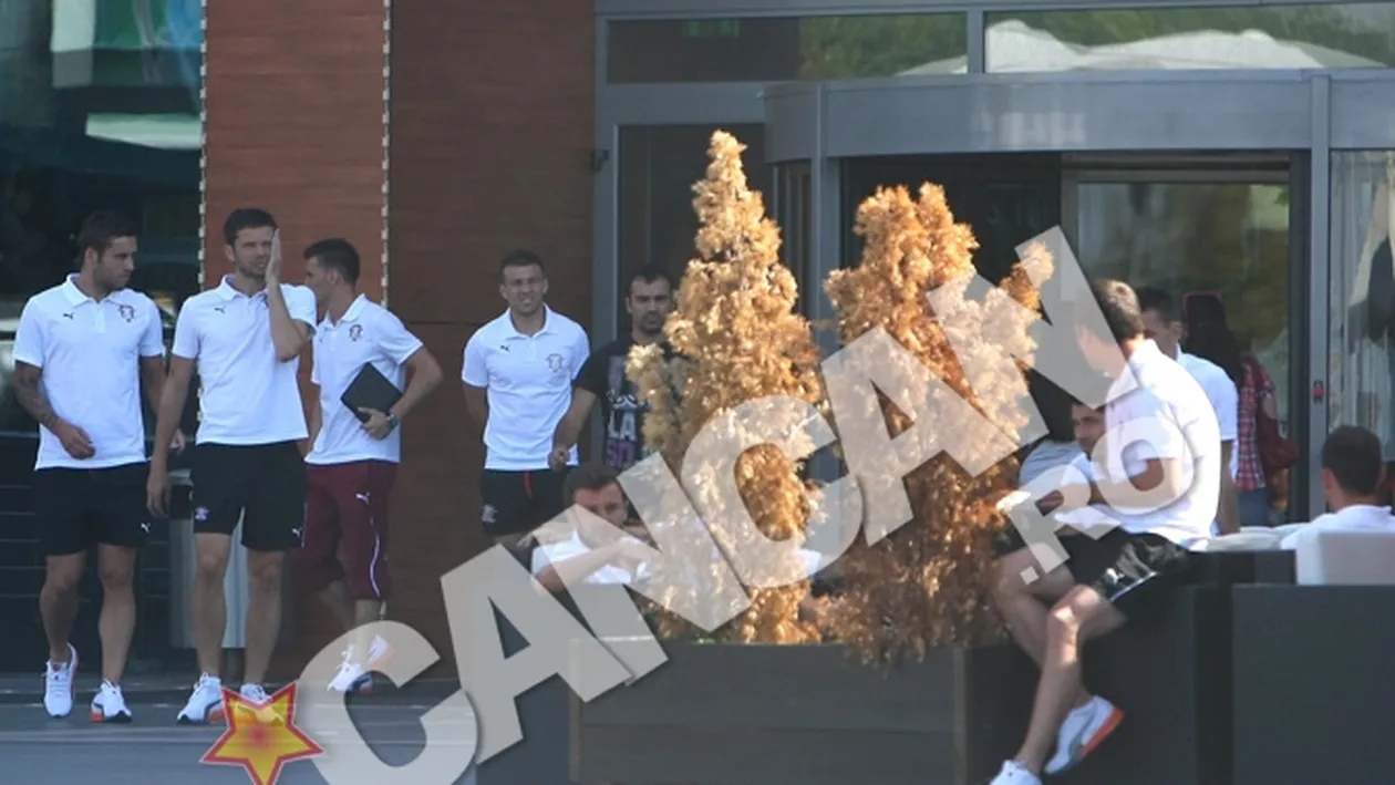 Rapidistii au pregatit la terasa tactica pentru derby-ul cu Steaua! Vezi ce au discutat Pancu si compania si ce surprize le pregatesc rivalilor pentru diseara