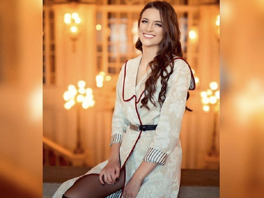 Are 18 ani, dar se iubeşte cu o bombă-sexy mai mare decât el! Primele imagini cu iubita lui Olimpiu Moruţan, jucătorul dorit de Gigi Becali