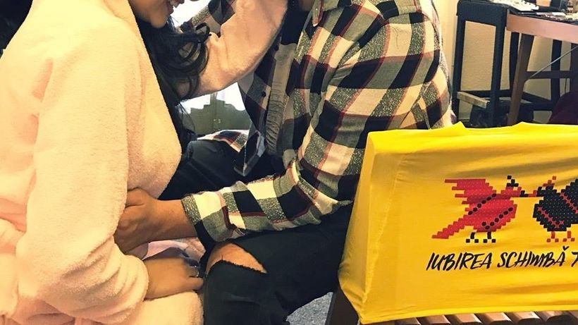 FOTO / Andra, clipe de panică! Soţul ei a ajuns de urgenţă la spital: „Eram cu fetiţa în braţe, am căzut pe scări…”