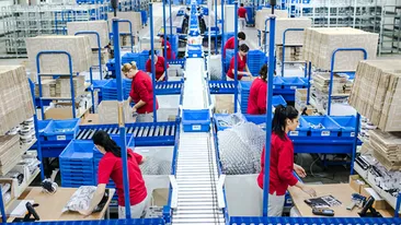 (P) De Black Friday, clienţii Fashion Days pot alege din cele peste 600.000 de produse, cu discounturi de până la 90%