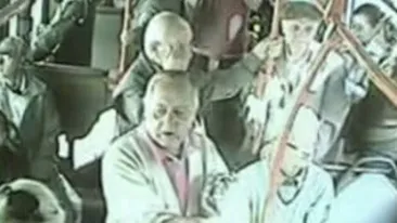 Filmati in timp ce furau din buzunare