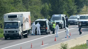 71 de imigranti au fost gasiti morti intr-un camion frigorific abandonat in Austria. 12 romani au fost retinuti in acest caz
